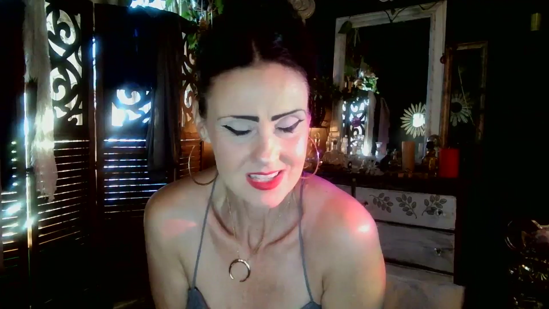 Gallery image thumbnail from MayGray's myfreecams stream on, 10/02/2023, 13:14 image 14 of 20