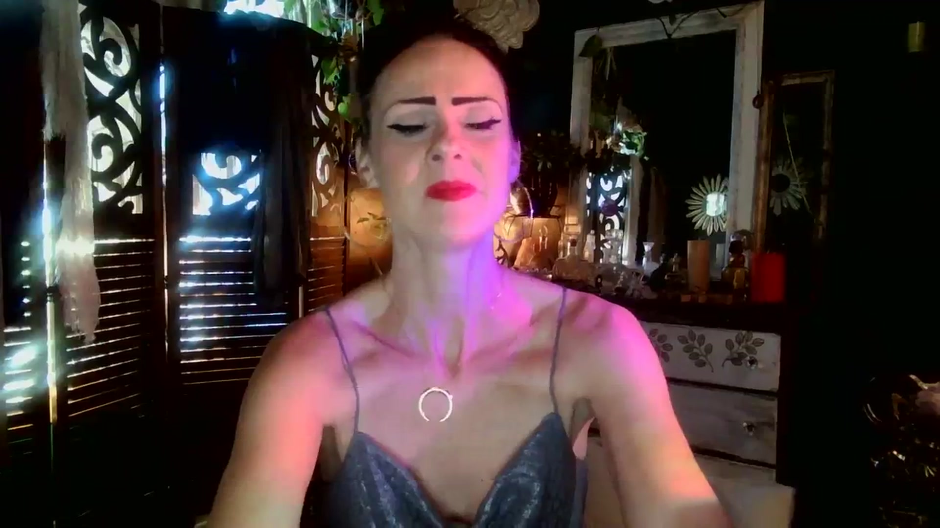 Gallery image thumbnail from MayGray's myfreecams stream on, 10/02/2023, 13:14 image 18 of 20