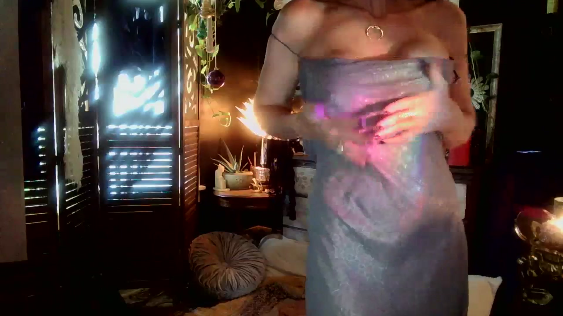 Gallery image thumbnail from MayGray's myfreecams stream on, 10/02/2023, 16:17 image 5 of 20