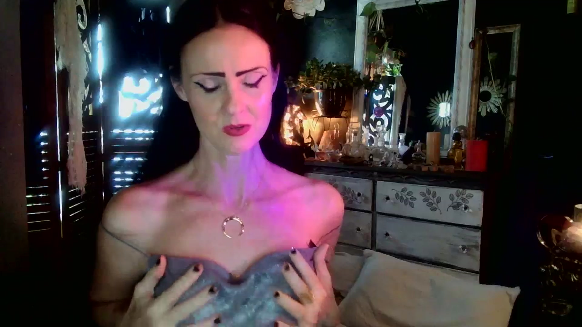 Gallery image thumbnail from MayGray's myfreecams stream on, 10/02/2023, 16:17 image 20 of 20