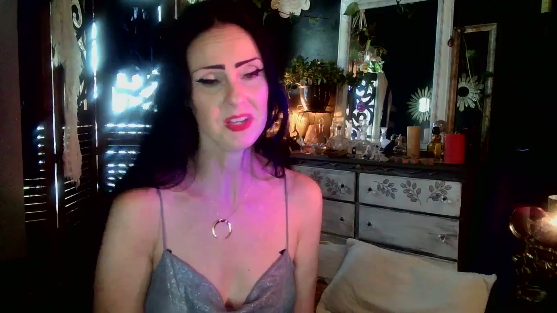 Gallery image thumbnail from MayGray's myfreecams stream on, 10/02/2023, 16:17 image 10 of 20