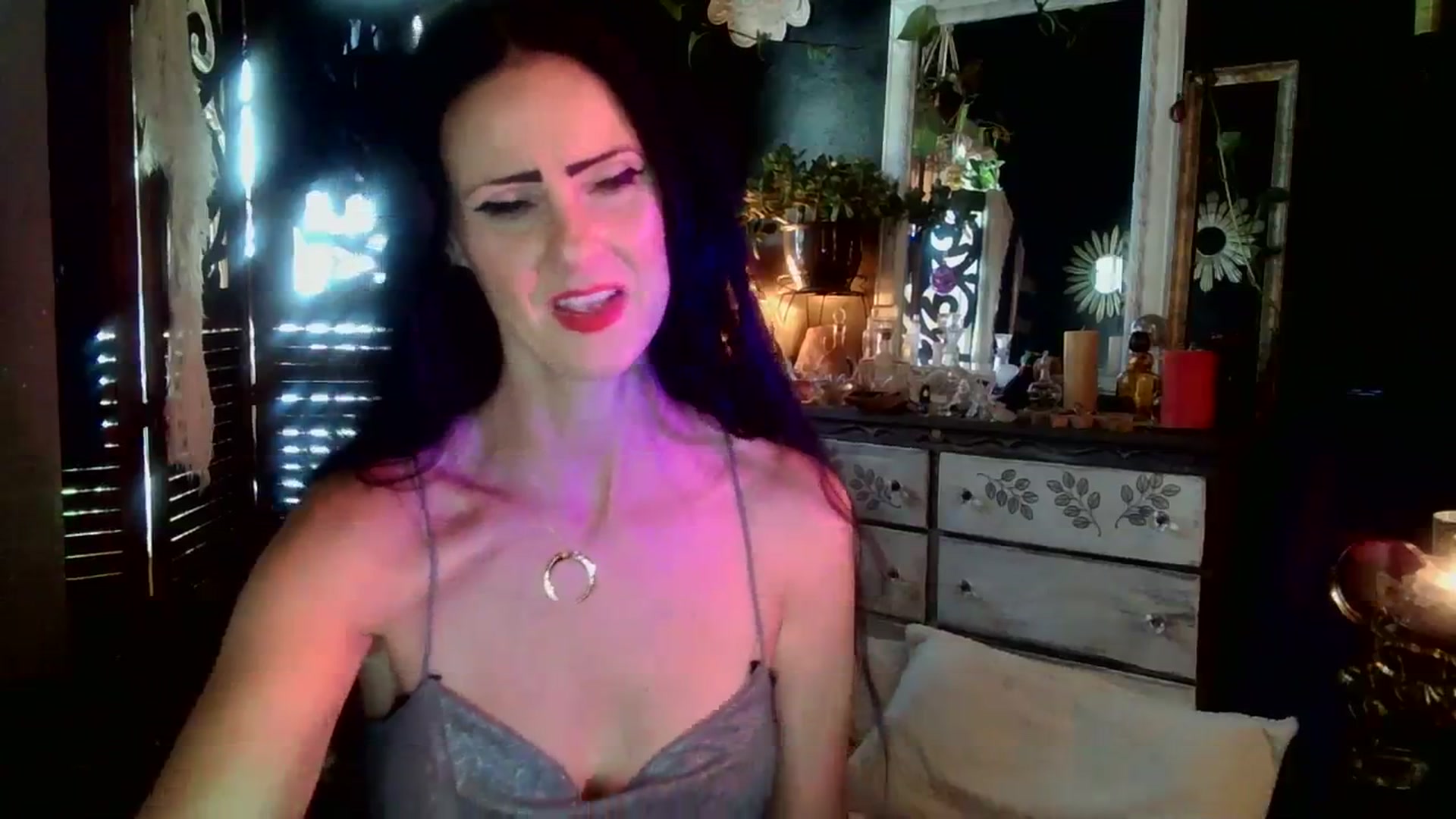 Gallery image thumbnail from MayGray's myfreecams stream on, 10/02/2023, 16:17 image 11 of 20