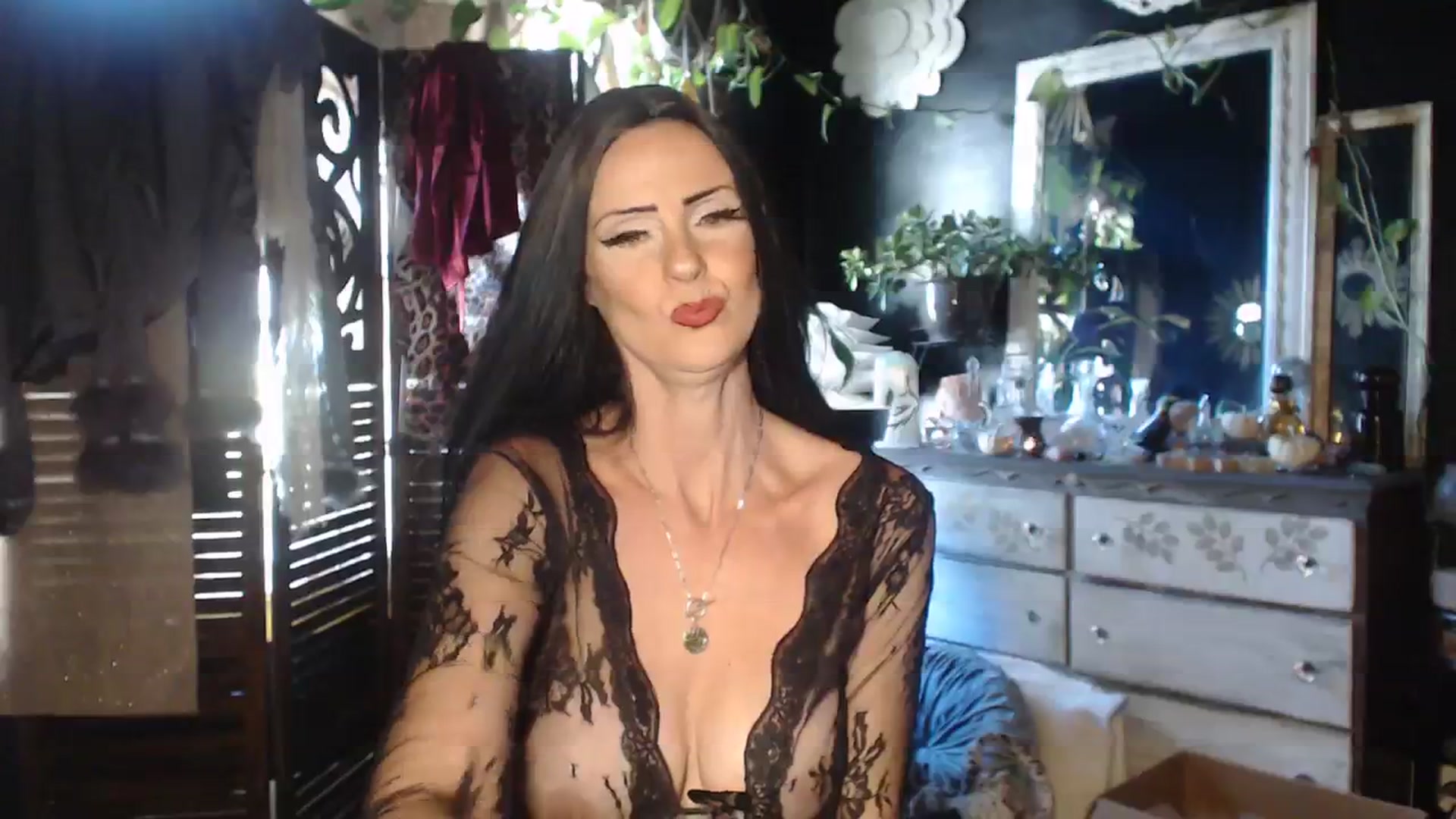Gallery image thumbnail from MayGray's myfreecams stream on, 10/28/2023, 16:25 image 14 of 20