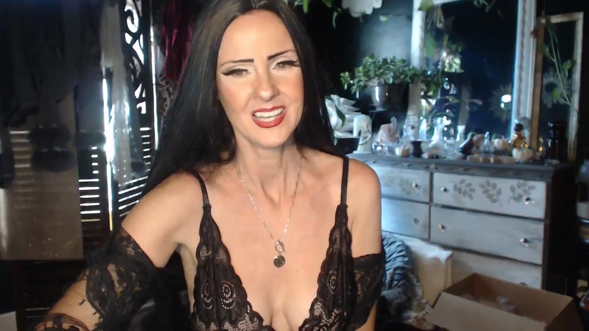 Gallery image thumbnail from MayGray's myfreecams stream on, 10/28/2023, 17:04 image 12 of 20