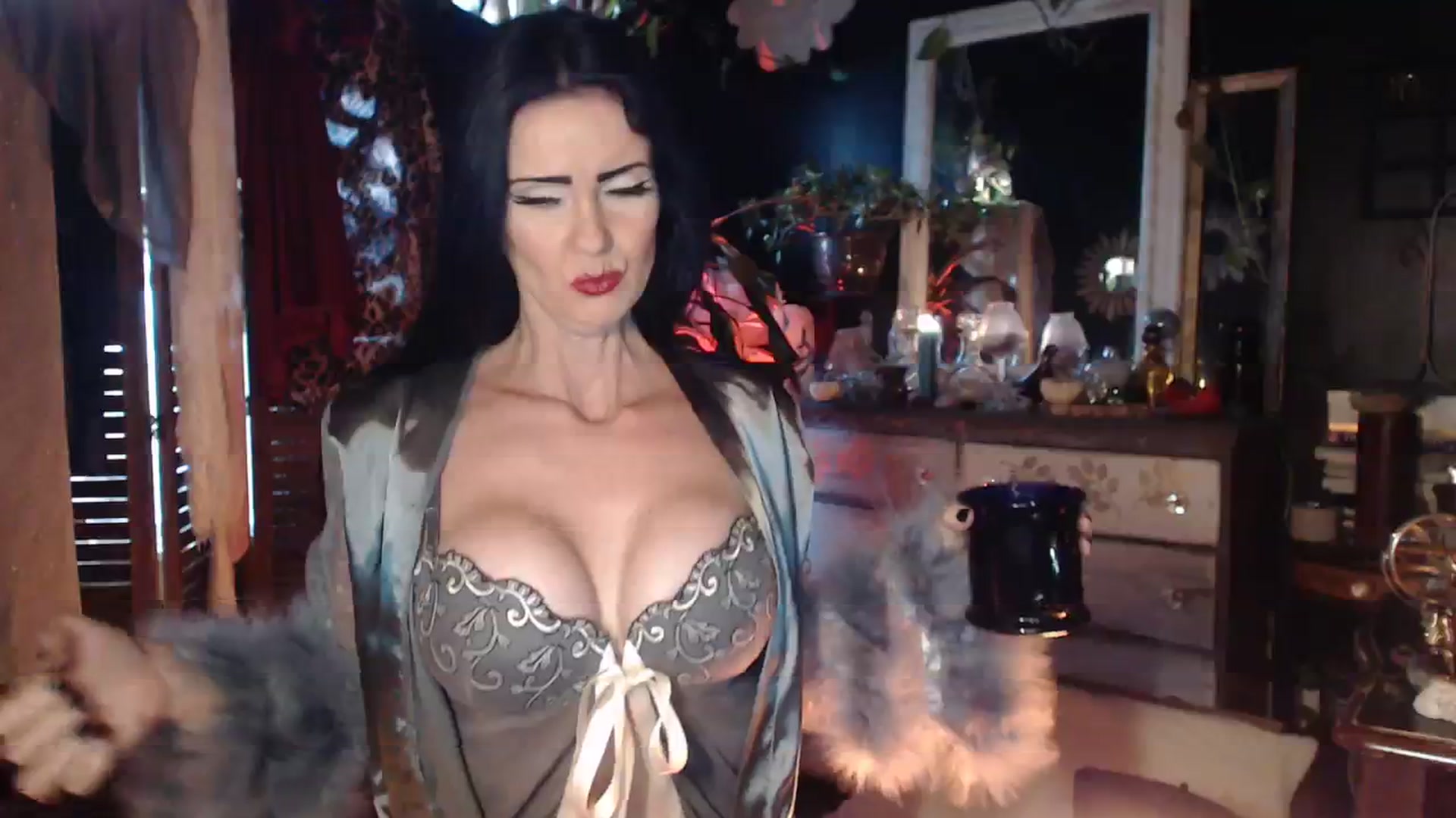 Gallery image thumbnail from MayGray's myfreecams stream on, 11/01/2023, 13:27 image 2 of 20