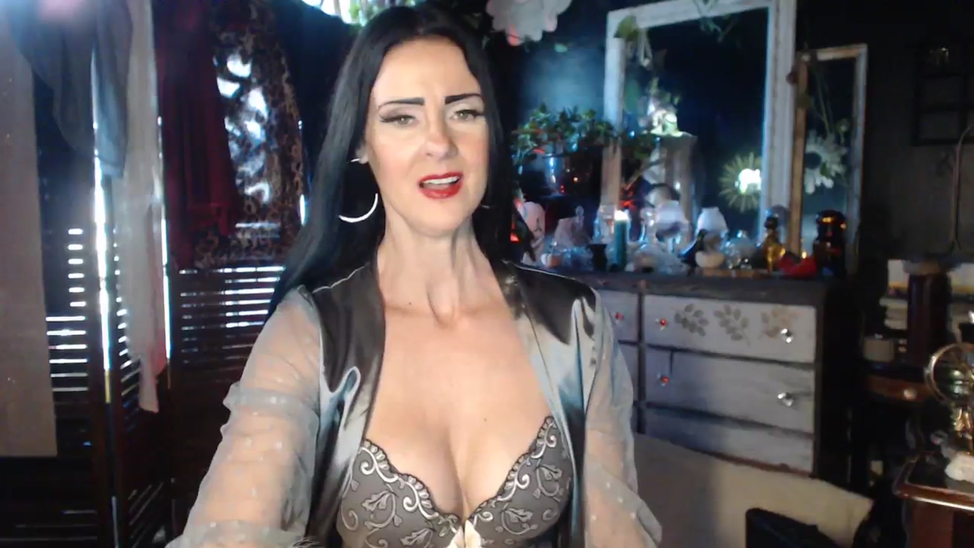 Gallery image thumbnail from MayGray's myfreecams stream on, 11/01/2023, 14:24 image 12 of 20