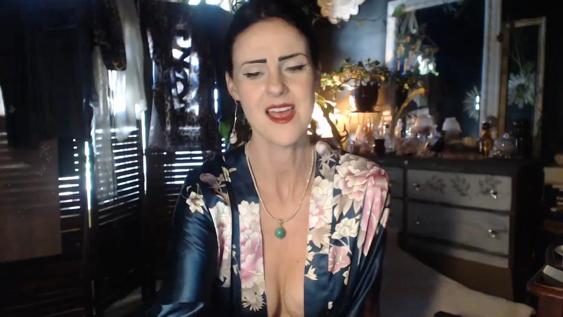 Gallery image thumbnail from MayGray's myfreecams stream on, 11/09/2023, 18:16 image 4 of 20