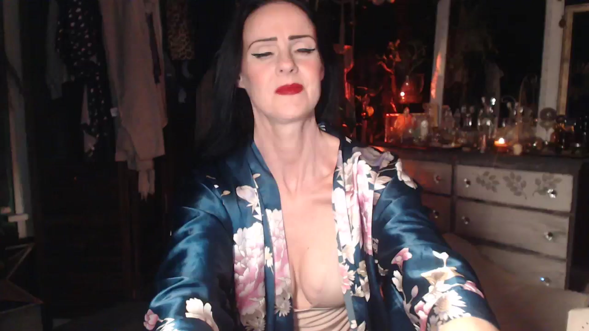 Gallery image thumbnail from MayGray's myfreecams stream on, 02/27/2024, 24:41 image 16 of 20