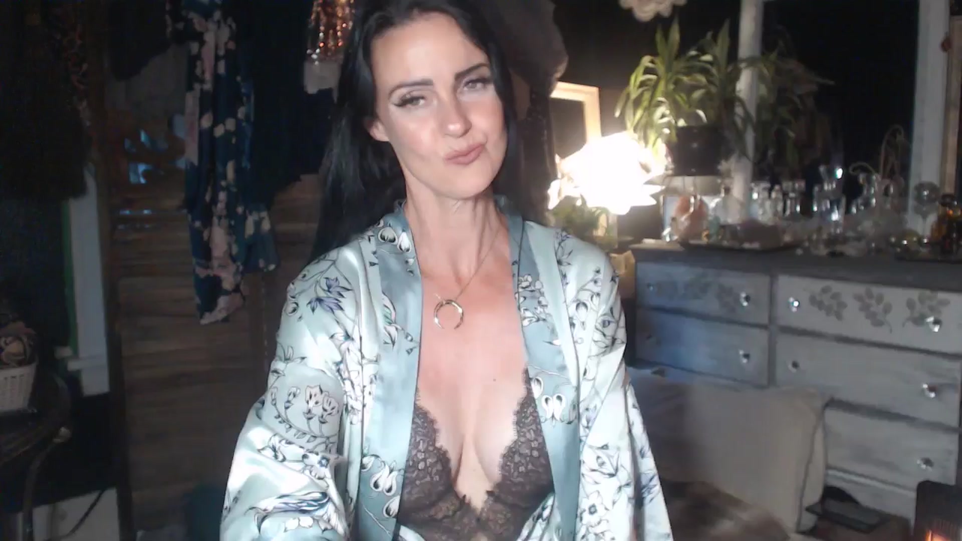 Gallery image thumbnail from MayGray's myfreecams stream on, 06/02/2024, 11:09 image 1 of 20