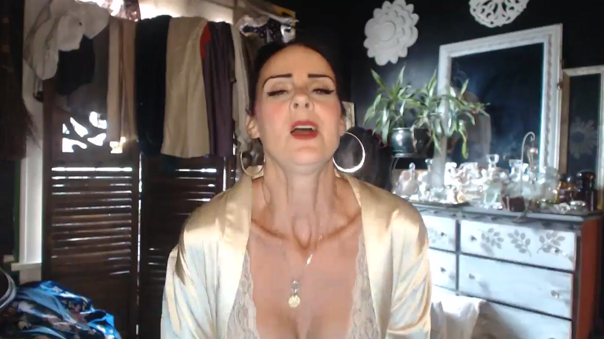 Gallery image thumbnail from MayGray's myfreecams stream on, 07/20/2024, 12:49 image 4 of 20