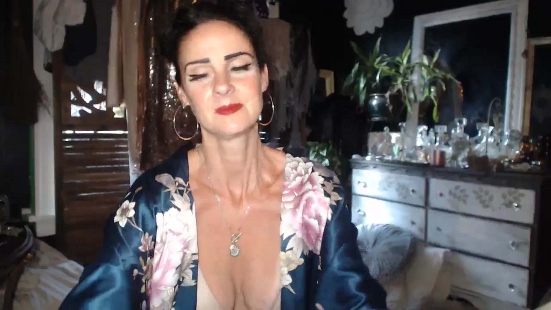 Gallery image thumbnail from MayGray's myfreecams stream on, 07/21/2024, 12:06 image 13 of 20