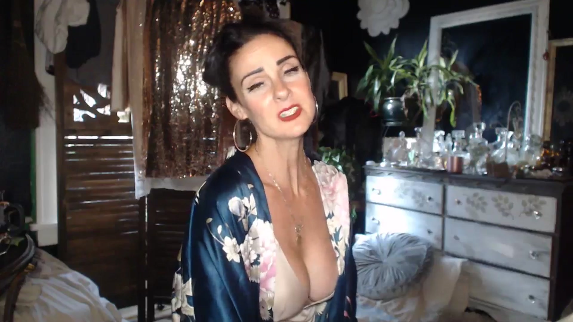 Gallery image thumbnail from MayGray's myfreecams stream on, 07/21/2024, 12:06 image 17 of 20
