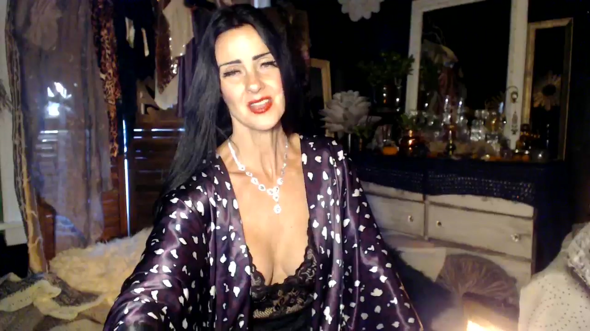 Gallery image thumbnail from MayGray's myfreecams stream on, 10/02/2024, 13:08 image 5 of 20