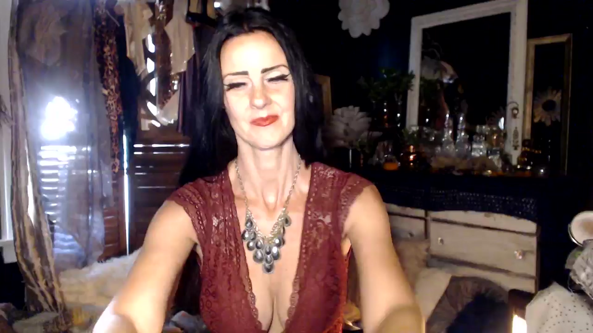 Gallery image thumbnail from MayGray's myfreecams stream on, 10/03/2024, 13:16 image 8 of 20