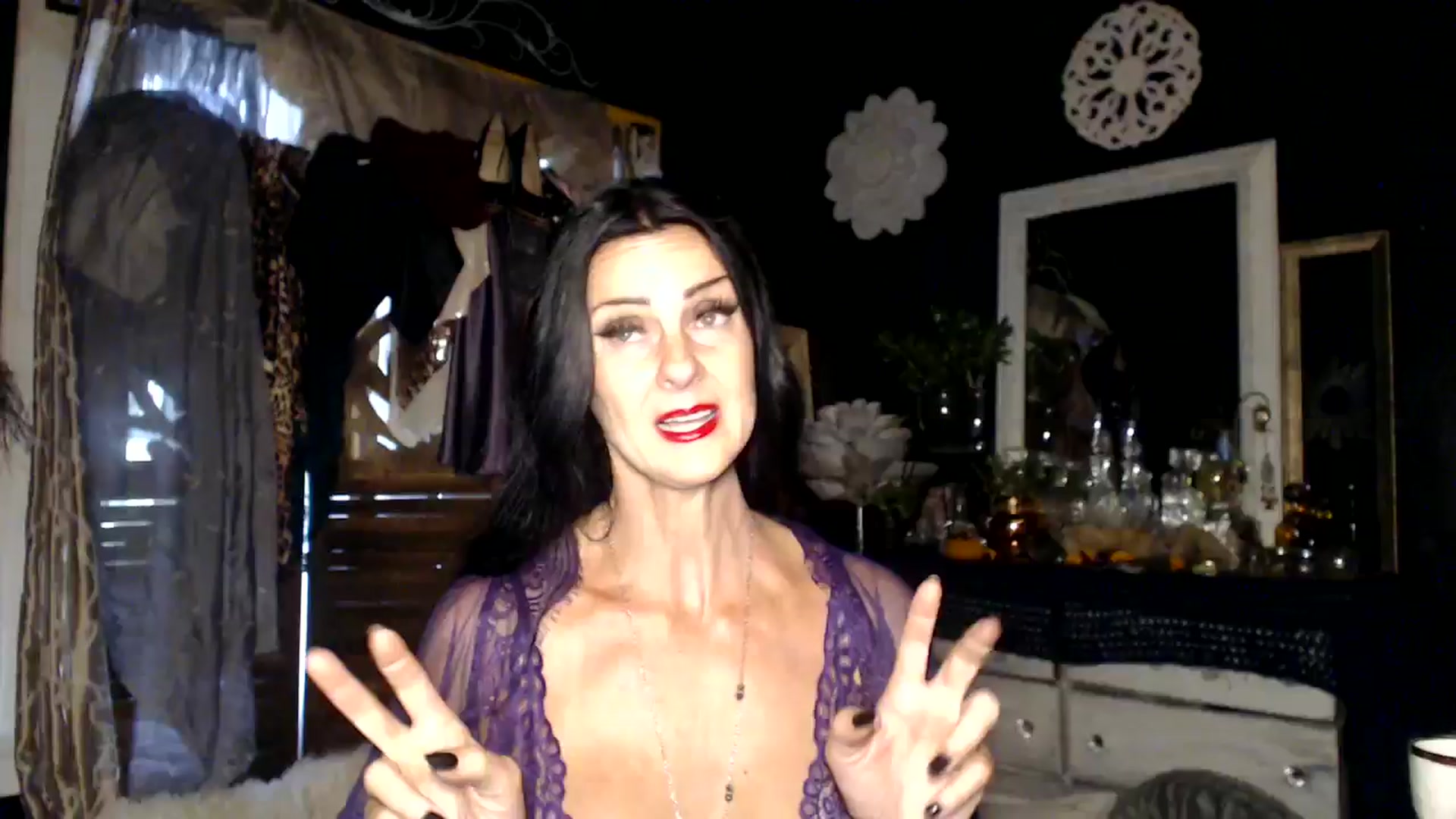 Gallery image thumbnail from MayGray's myfreecams stream on, 10/04/2024, 13:33 image 10 of 20