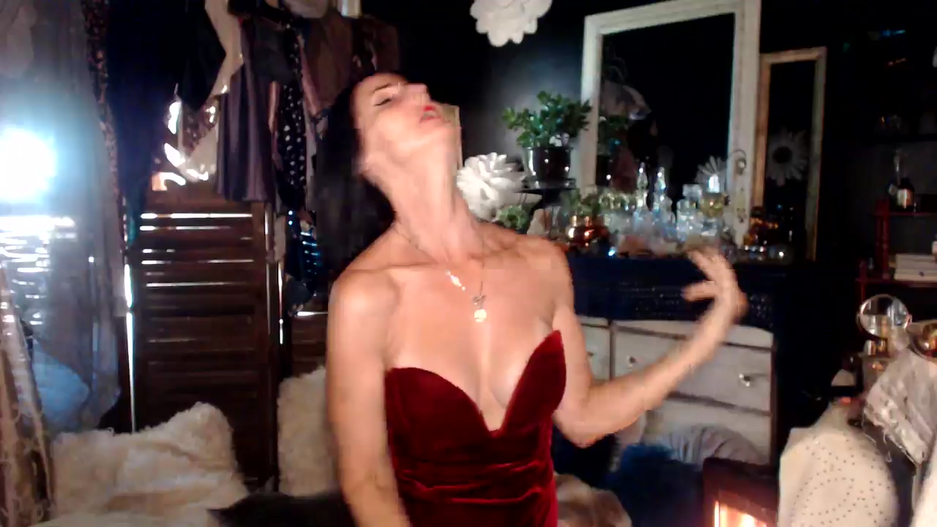 Gallery image thumbnail from MayGray's myfreecams stream on, 10/07/2024, 12:50 image 19 of 20