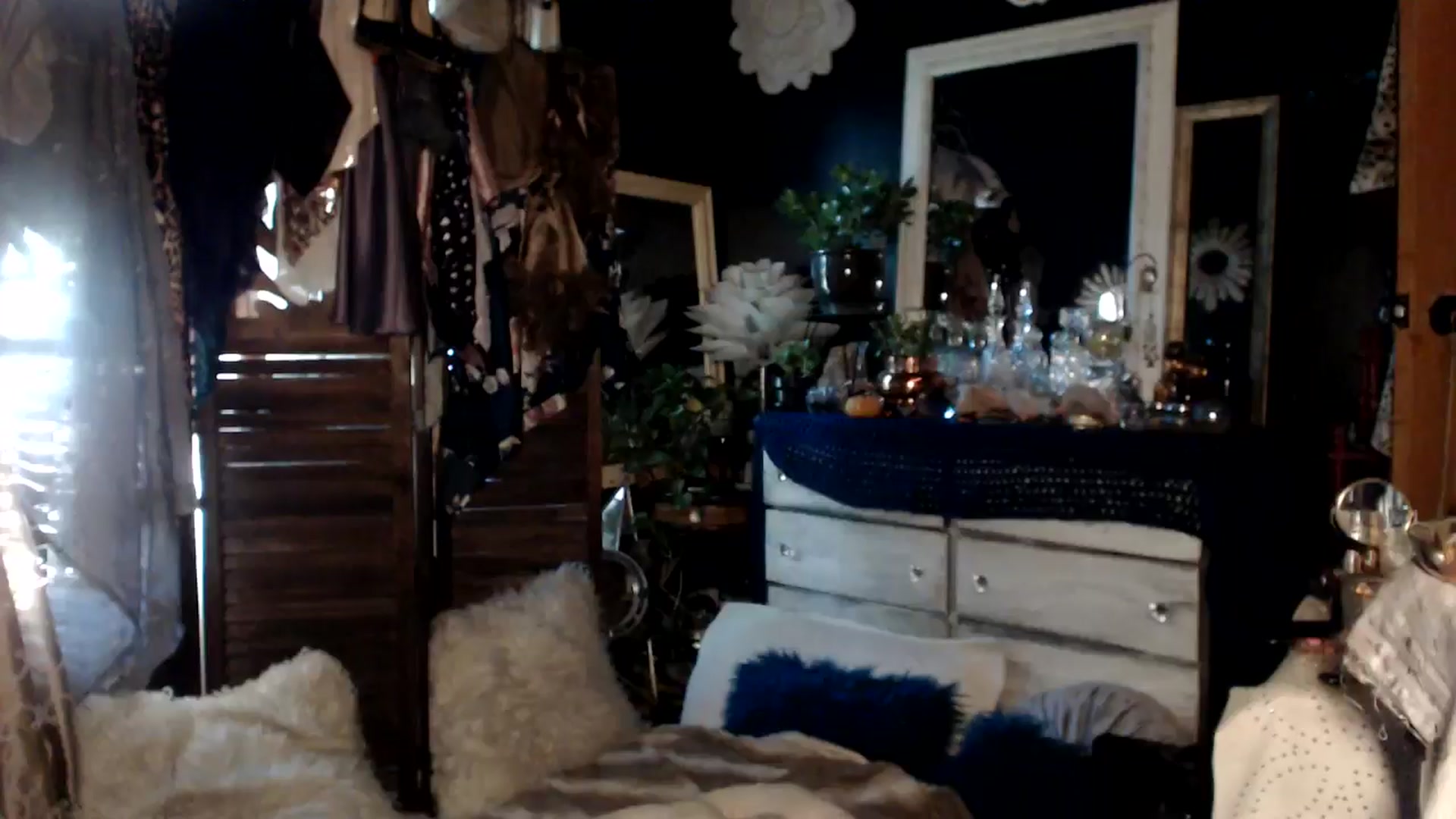 Gallery image thumbnail from MayGray's myfreecams stream on, 10/07/2024, 13:16 image 18 of 20