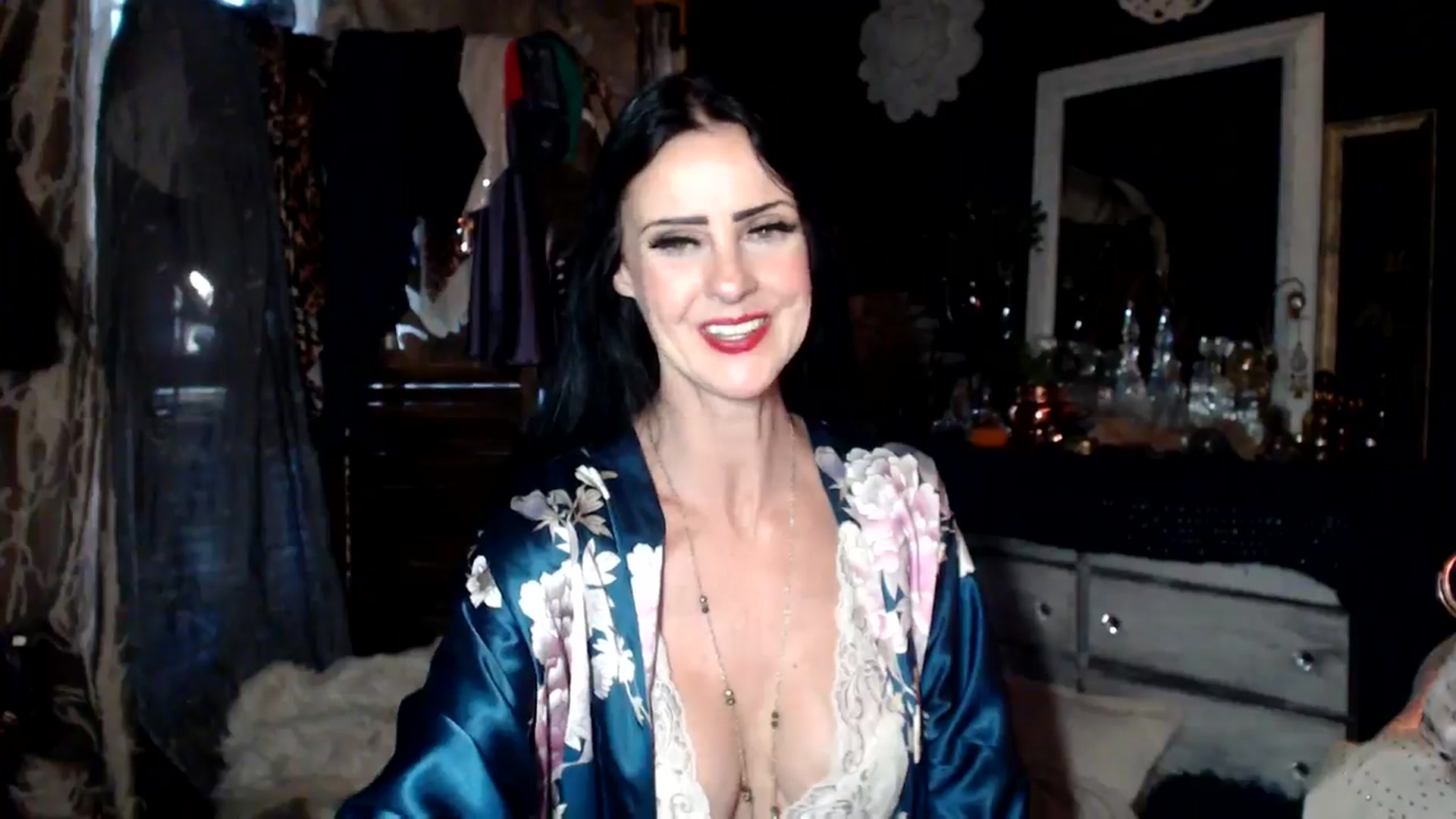 Gallery image thumbnail from MayGray's myfreecams stream on, 10/27/2024, 12:50 image 14 of 20