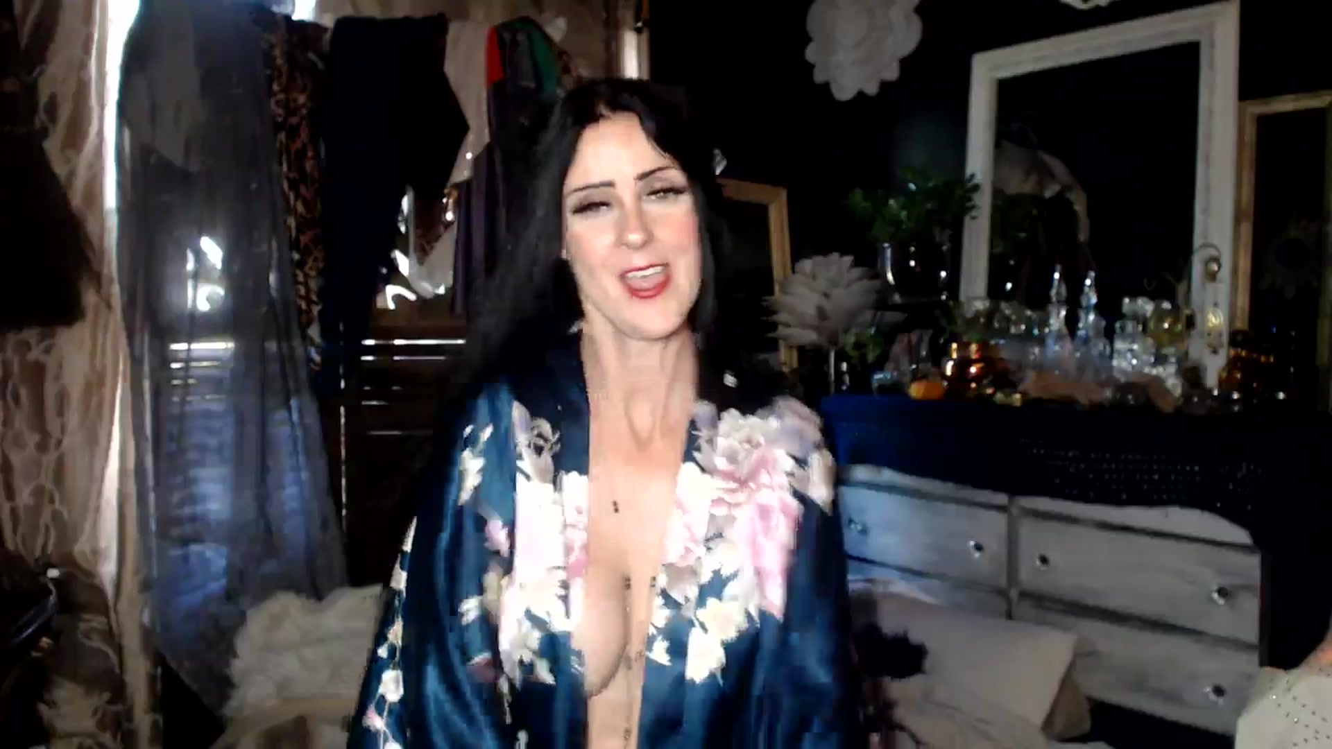 Gallery image thumbnail from MayGray's myfreecams stream on, 10/27/2024, 13:49 image 13 of 20