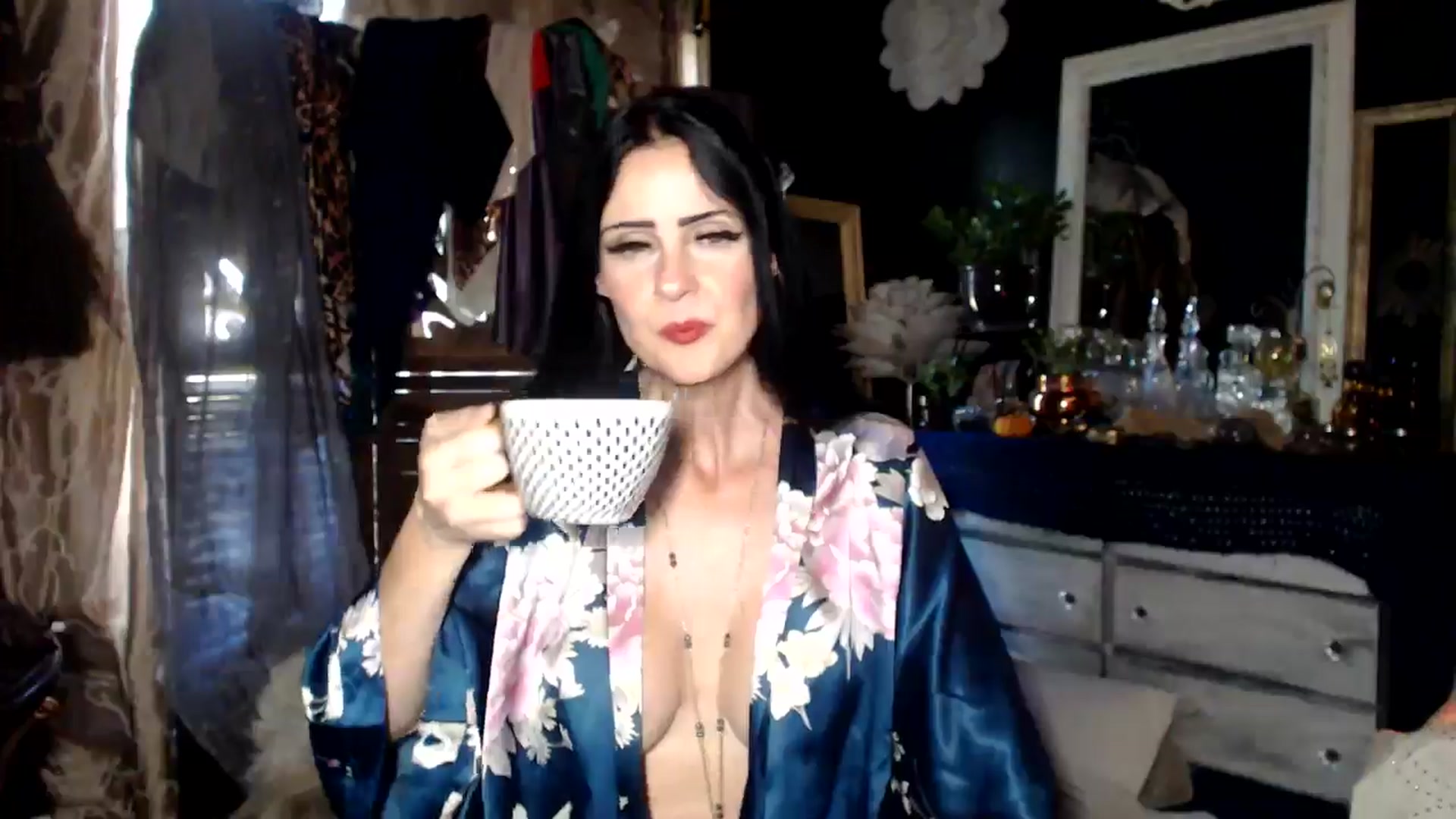 Gallery image thumbnail from MayGray's myfreecams stream on, 10/27/2024, 13:49 image 10 of 20