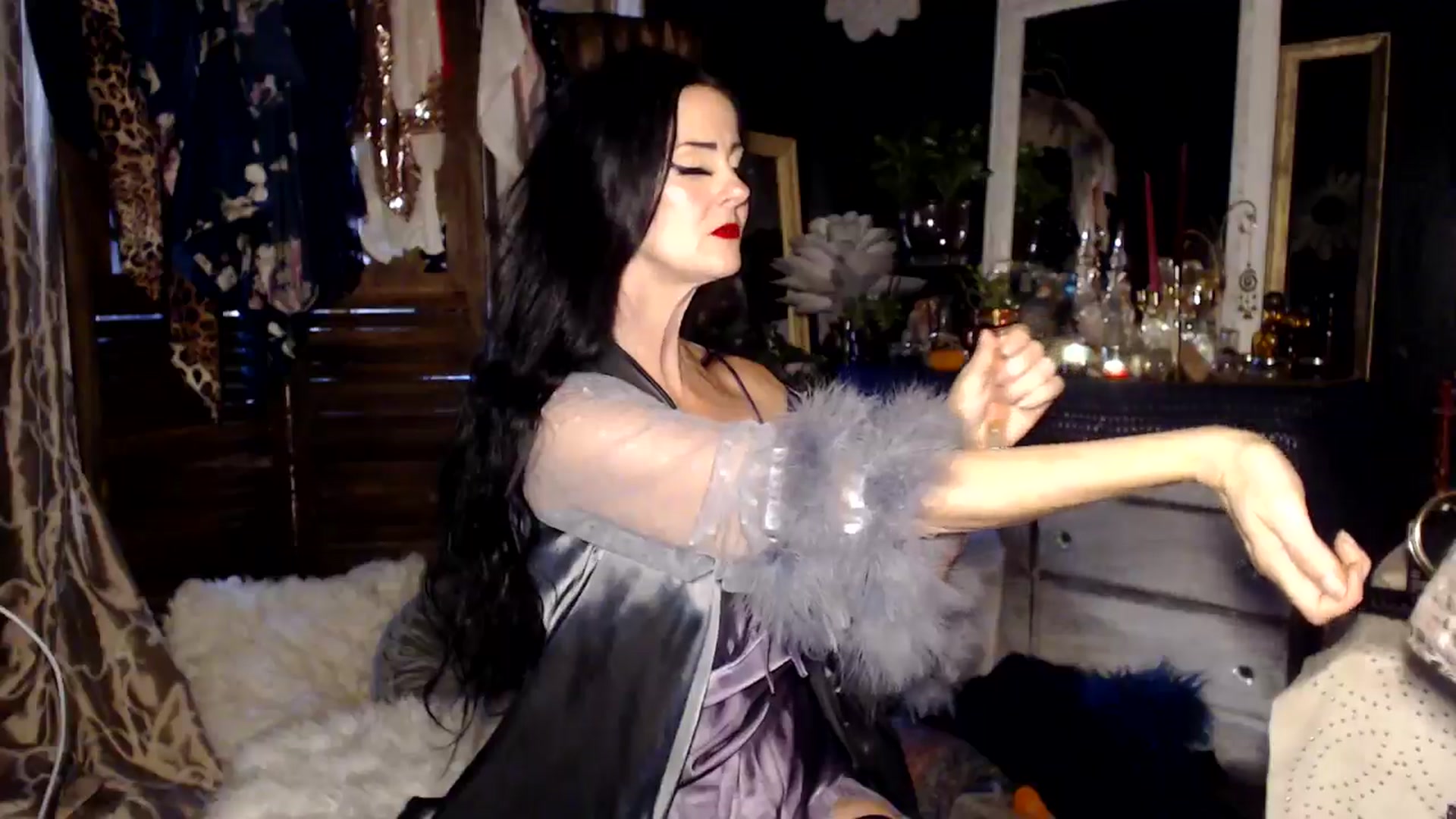 Gallery image thumbnail from MayGray's myfreecams stream on, 11/10/2024, 13:41 image 4 of 20