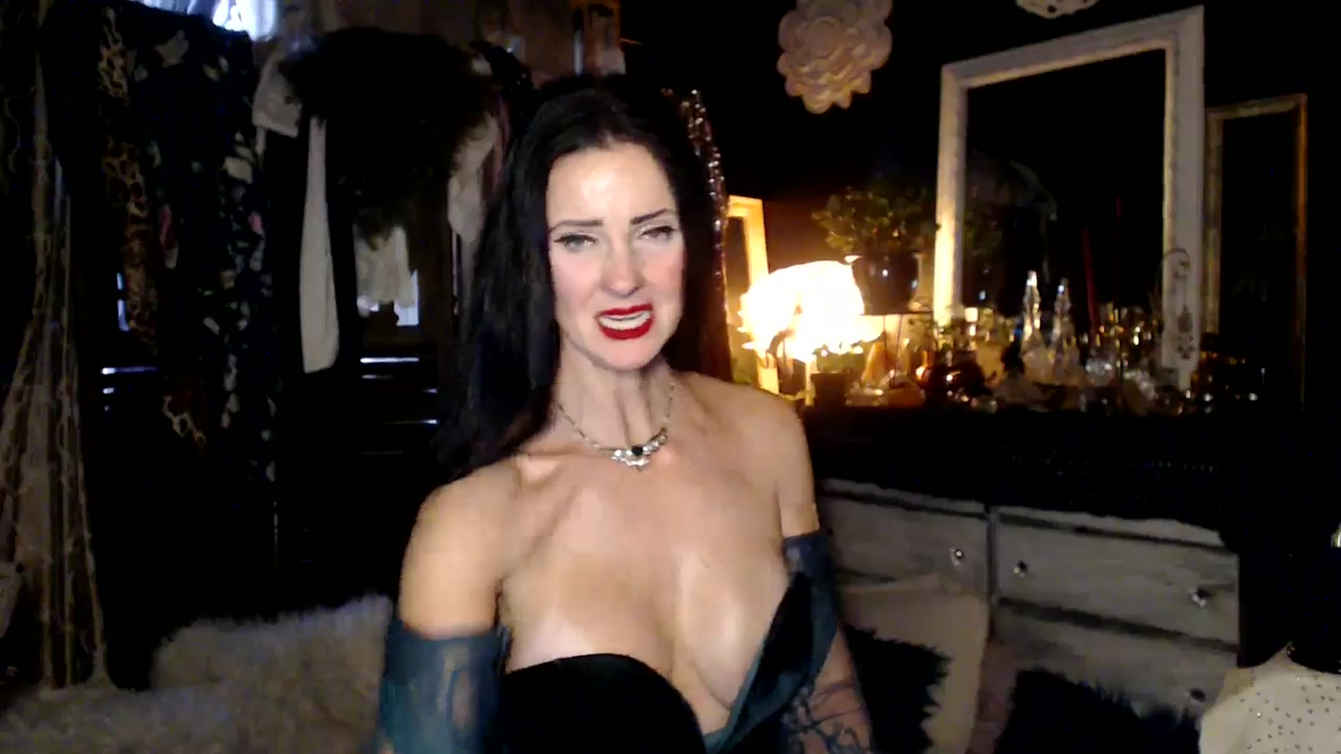 Gallery image thumbnail from MayGray's myfreecams stream on, 11/14/2024, 14:30 image 11 of 20