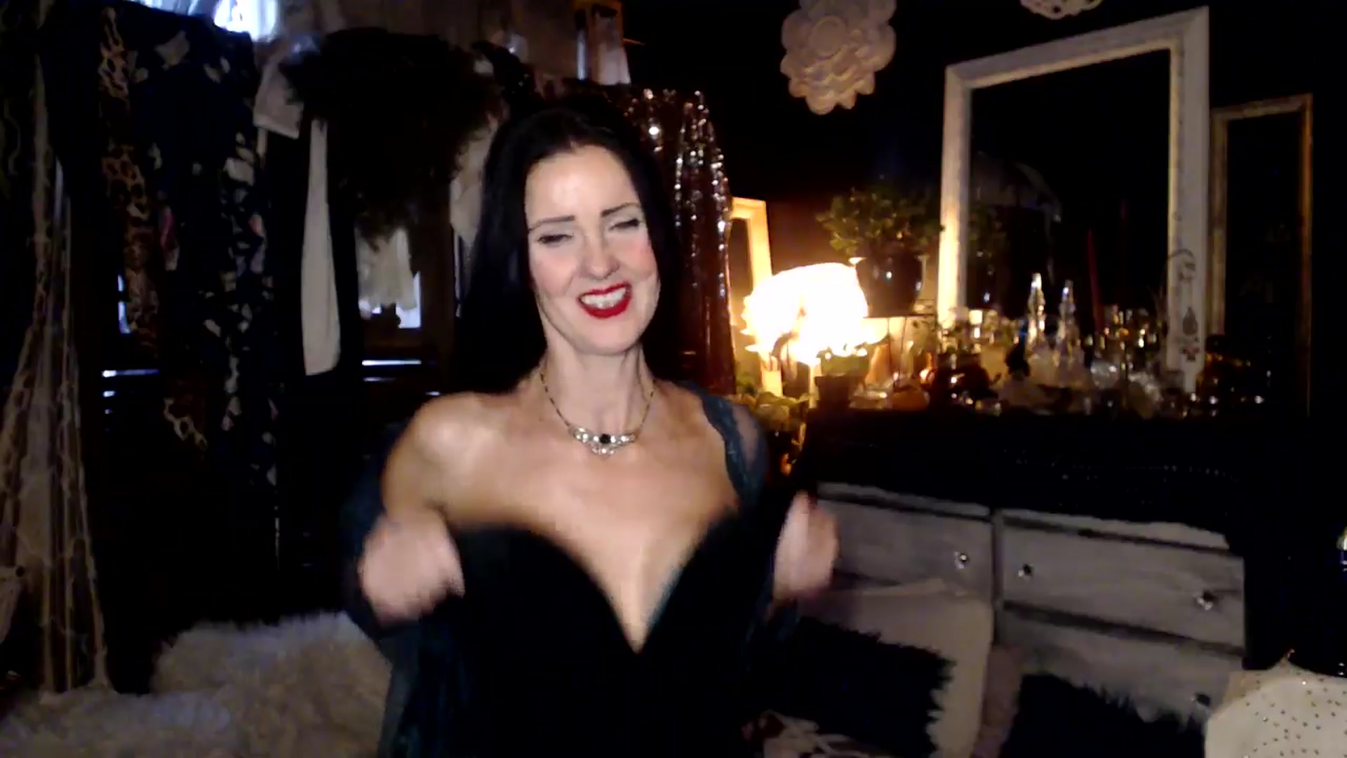 Gallery image thumbnail from MayGray's myfreecams stream on, 11/14/2024, 14:44 image 12 of 20