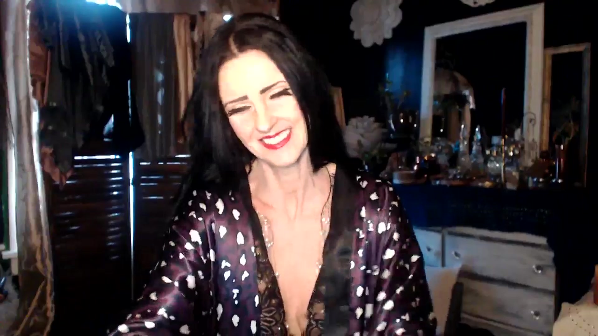 Gallery image thumbnail from MayGray's myfreecams stream on, 02/01/2025, 14:36 image 7 of 20