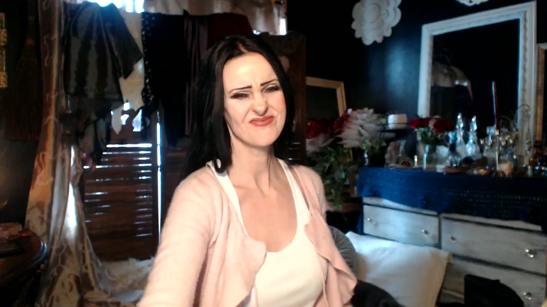 Gallery image thumbnail from MayGray's myfreecams stream on, 02/16/2025, 15:12 image 11 of 20