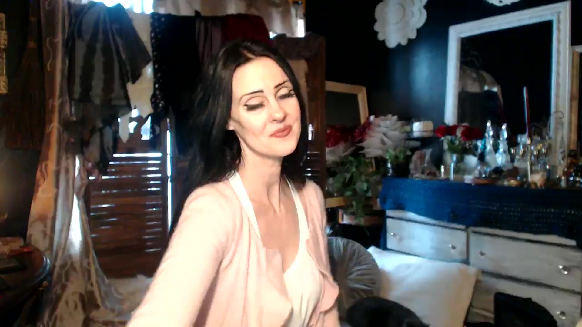 Gallery image thumbnail from MayGray's myfreecams stream on, 02/16/2025, 15:12 image 6 of 20