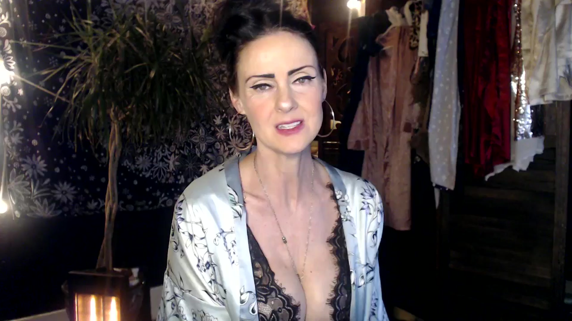 Gallery image thumbnail from MayGray's myfreecams stream on, 03/23/2025, 13:05 image 6 of 20