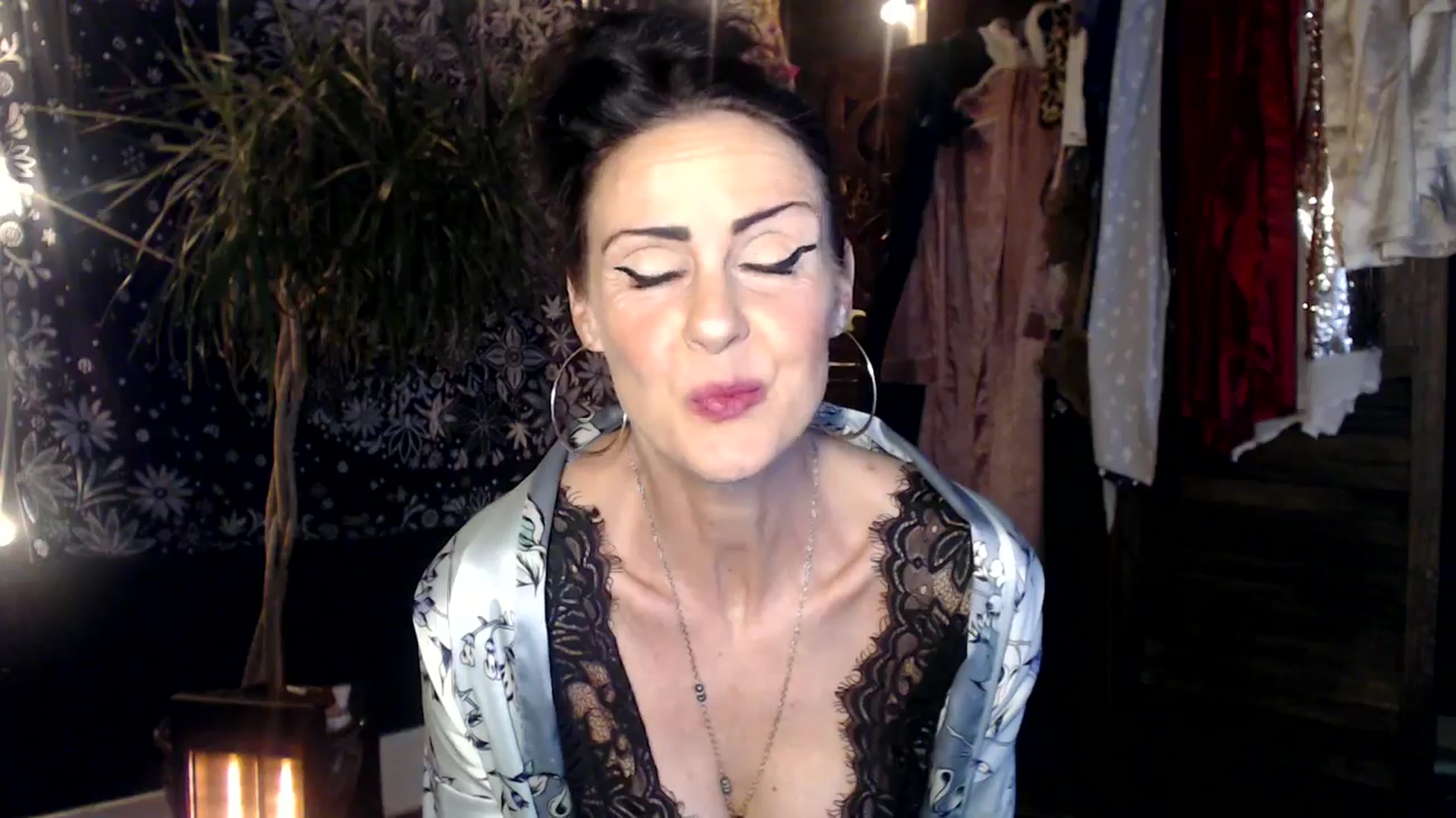Gallery image thumbnail from MayGray's myfreecams stream on, 03/23/2025, 13:05 image 3 of 20