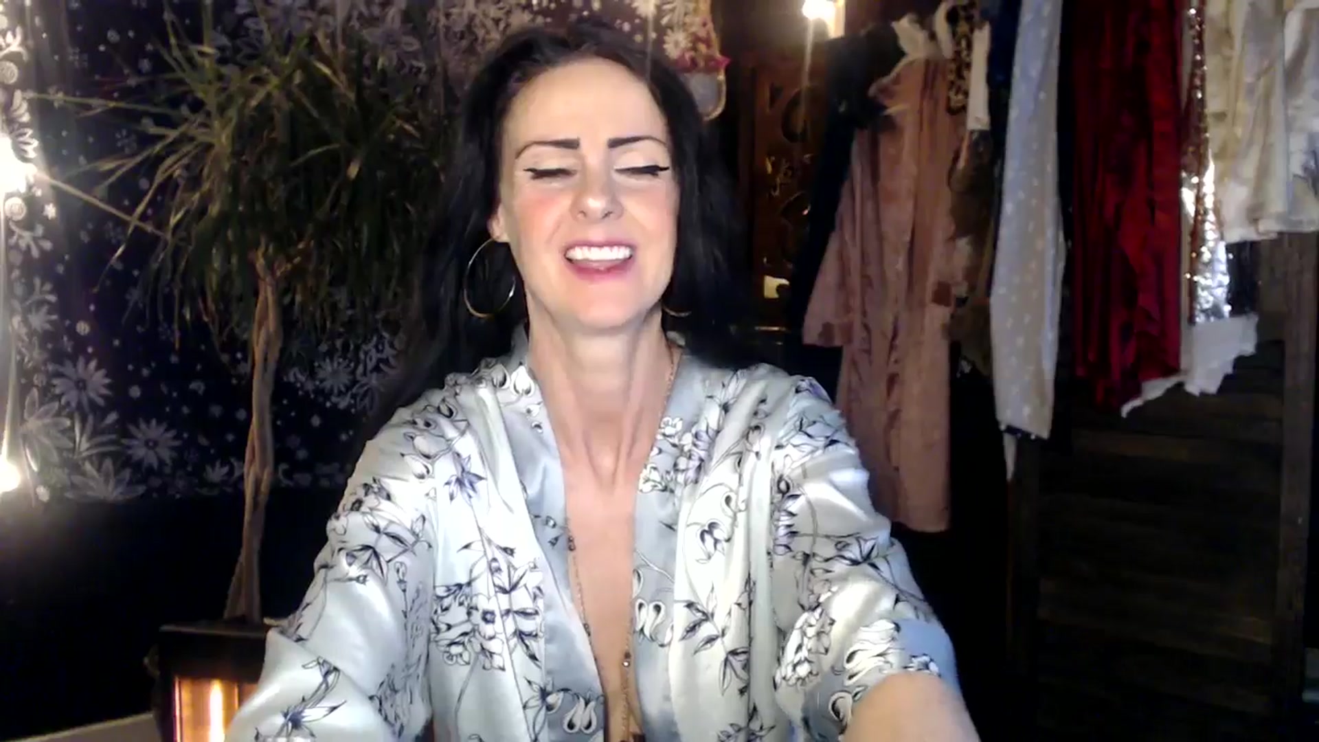 Gallery image thumbnail from MayGray's myfreecams stream on, 03/23/2025, 13:05 image 11 of 20