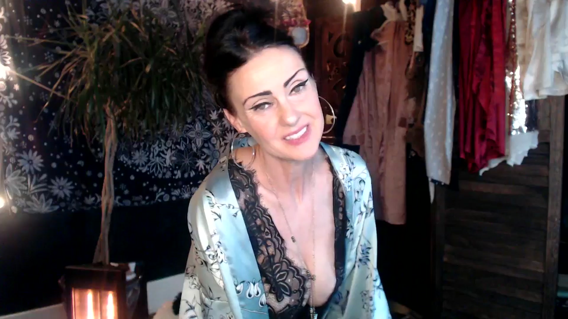 Gallery image thumbnail from MayGray's myfreecams stream on, 03/23/2025, 13:41 image 15 of 20