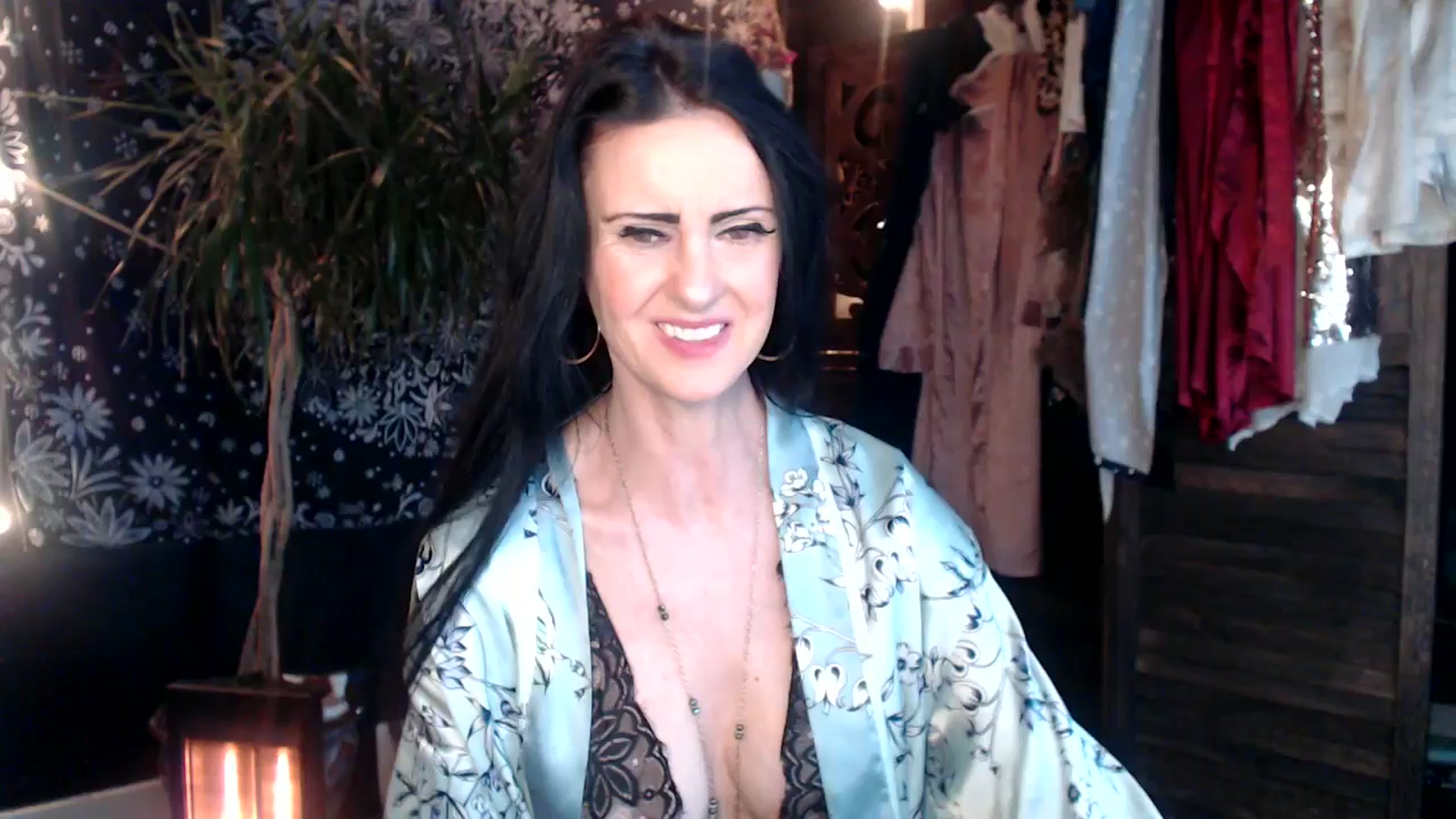 Gallery image thumbnail from MayGray's myfreecams stream on, 03/23/2025, 13:41 image 11 of 20