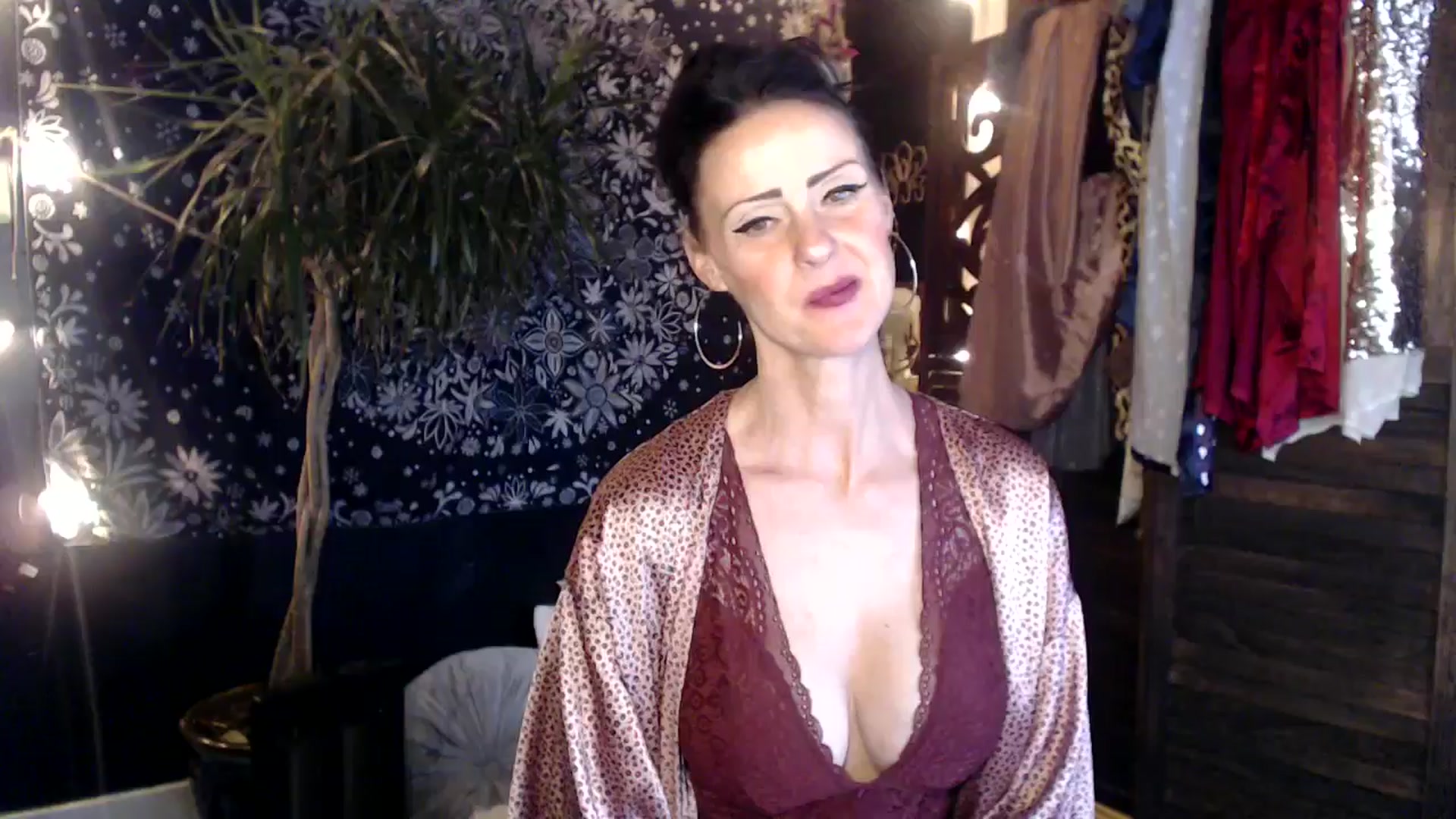 Gallery image thumbnail from MayGray's myfreecams stream on, 03/25/2025, 13:45 image 1 of 20