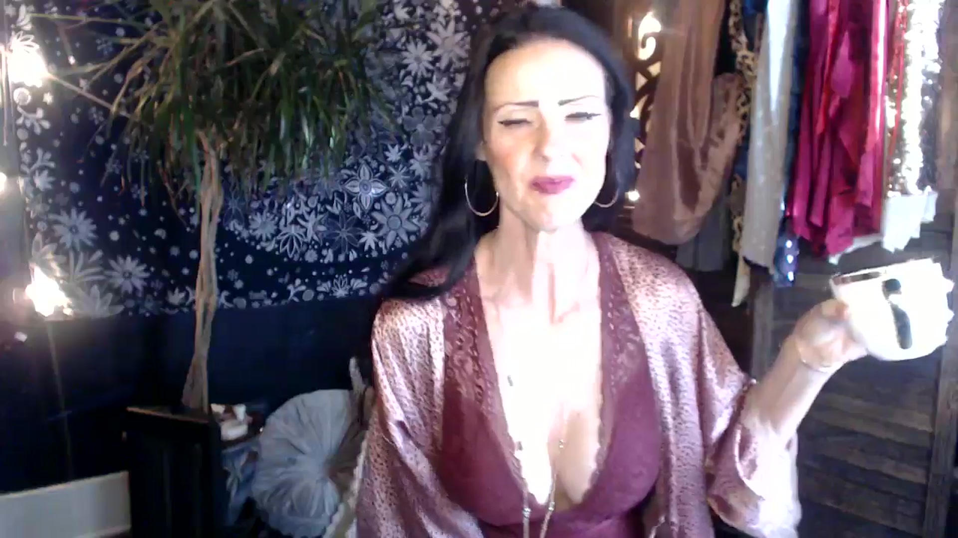 Gallery image thumbnail from MayGray's myfreecams stream on, 03/25/2025, 13:45 image 19 of 20