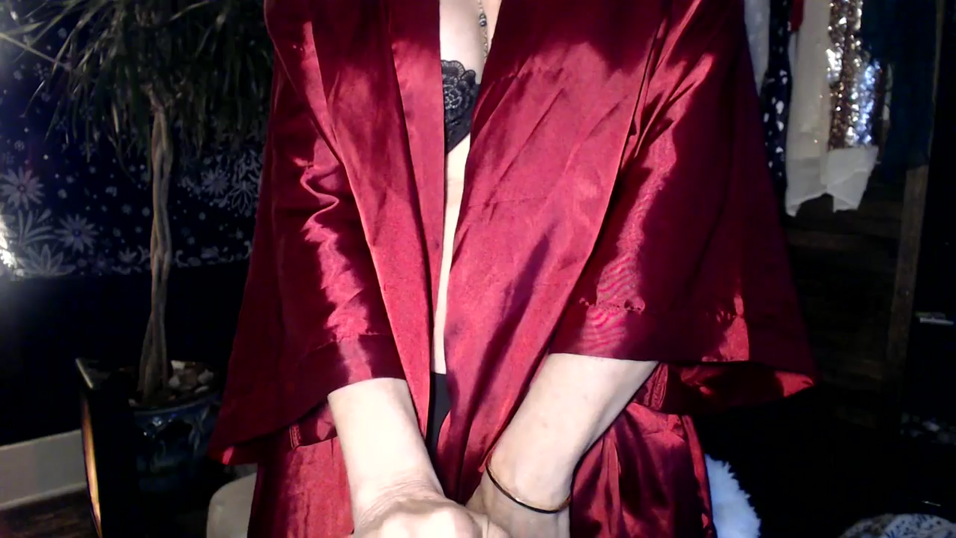 Gallery image thumbnail from MayGray's myfreecams stream on, 03/30/2025, 12:38 image 12 of 20