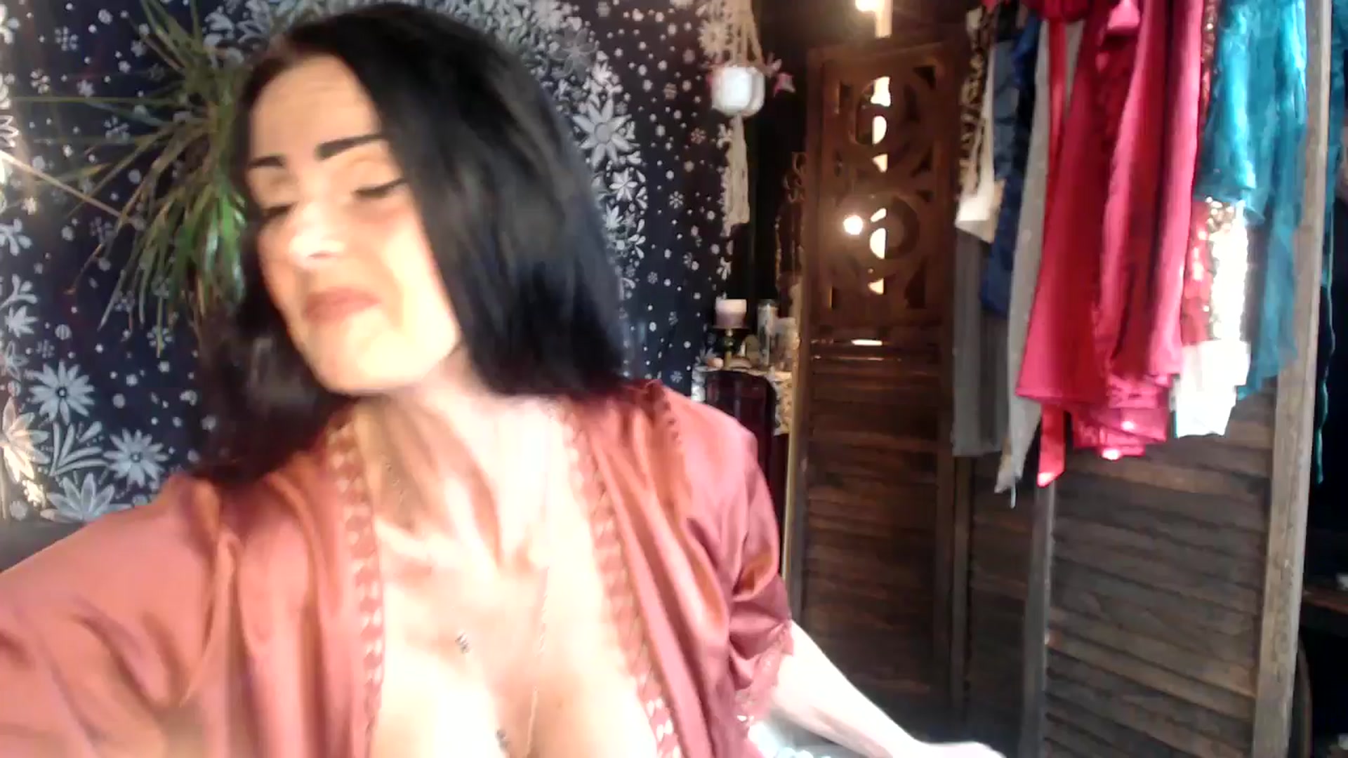 Gallery image thumbnail from MayGray's myfreecams stream on, 04/01/2025, 13:52 image 7 of 20