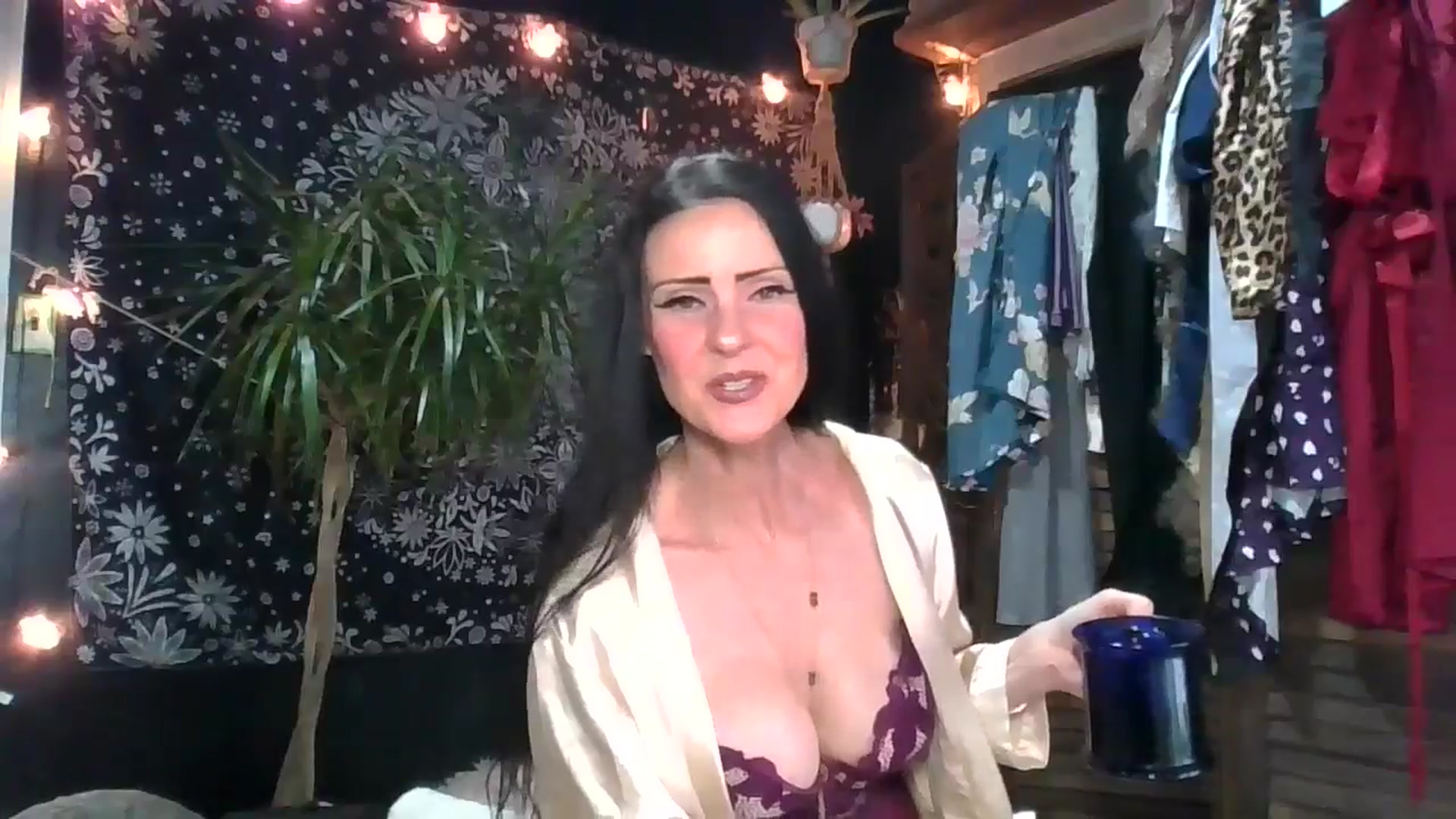 Gallery image thumbnail from MayGray's myfreecams stream on, 04/04/2025, 13:45 image 6 of 20