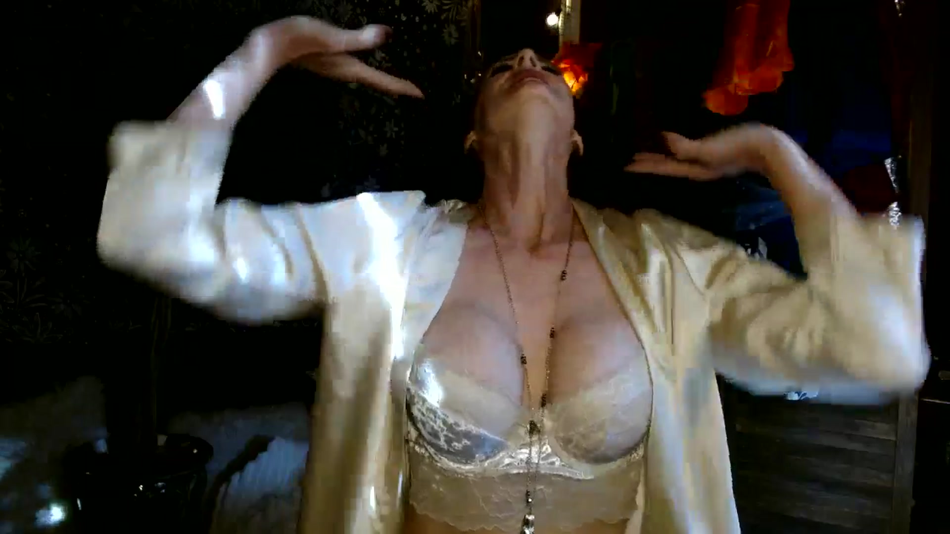 Gallery image thumbnail from MayGray's myfreecams stream on, 05/11/2025, 13:46 image 10 of 20