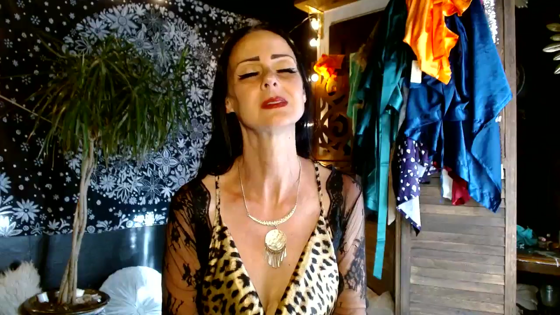 Gallery image thumbnail from MayGray's myfreecams stream on, 05/16/2025, 13:09 image 11 of 20