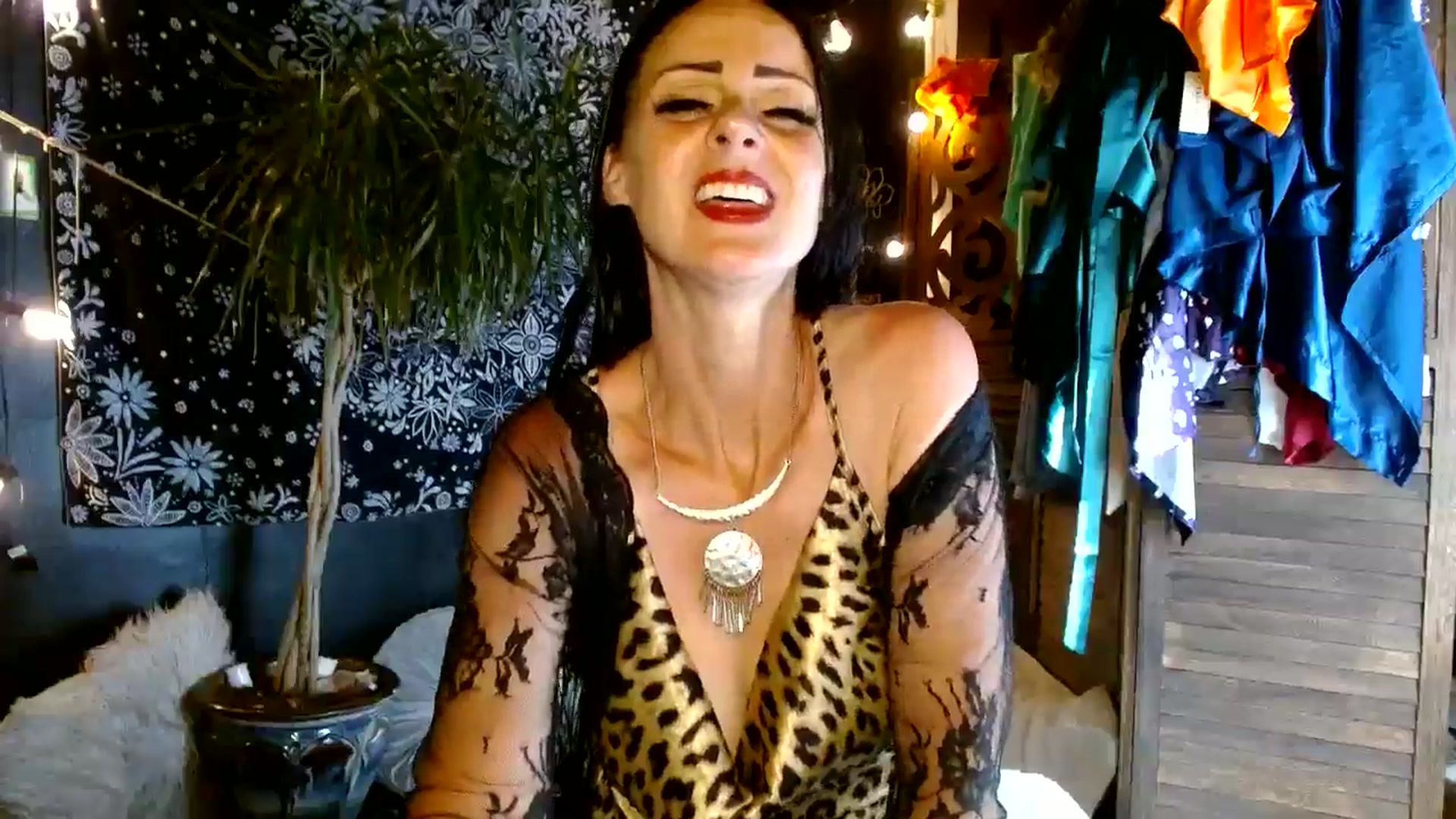 Gallery image thumbnail from MayGray's myfreecams stream on, 05/16/2025, 14:06 image 7 of 20