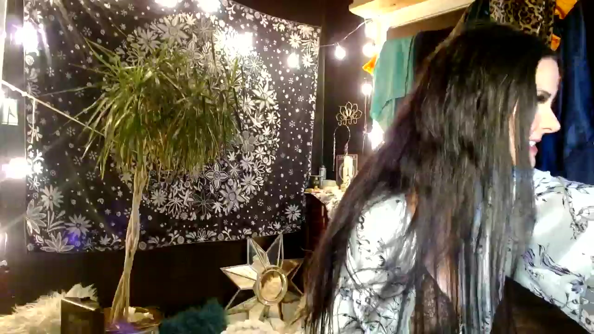 Gallery image thumbnail from MayGray's myfreecams stream on, 05/20/2025, 14:27 image 5 of 20