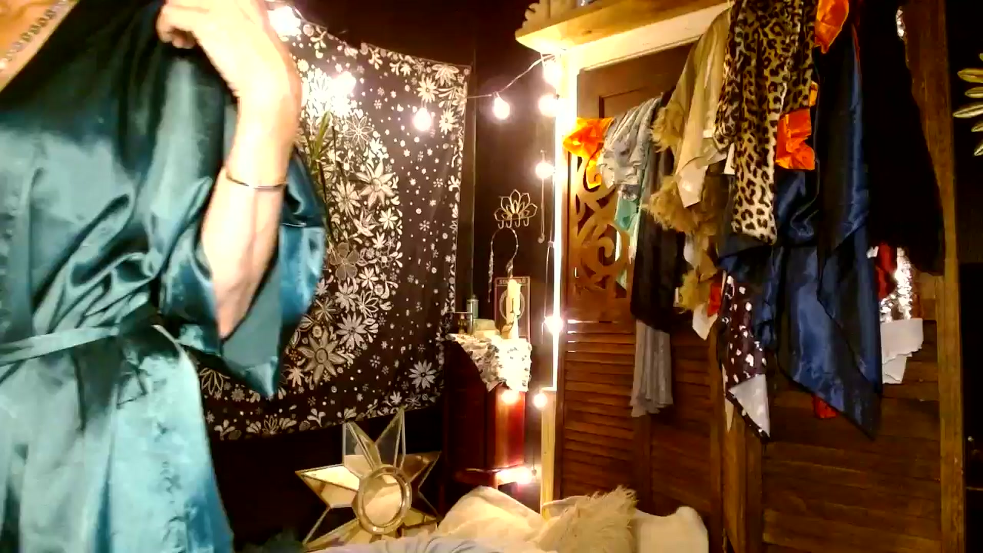 Gallery image thumbnail from MayGray's myfreecams stream on, 05/21/2025, 13:20 image 1 of 20