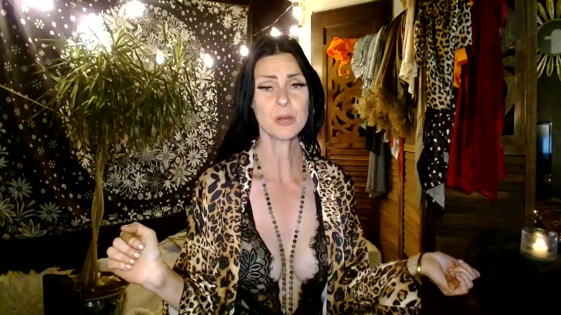 Gallery image thumbnail from MayGray's myfreecams stream on, 05/25/2025, 13:03 image 7 of 20