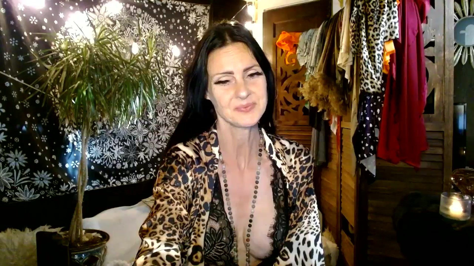Gallery image thumbnail from MayGray's myfreecams stream on, 05/25/2025, 13:03 image 9 of 20