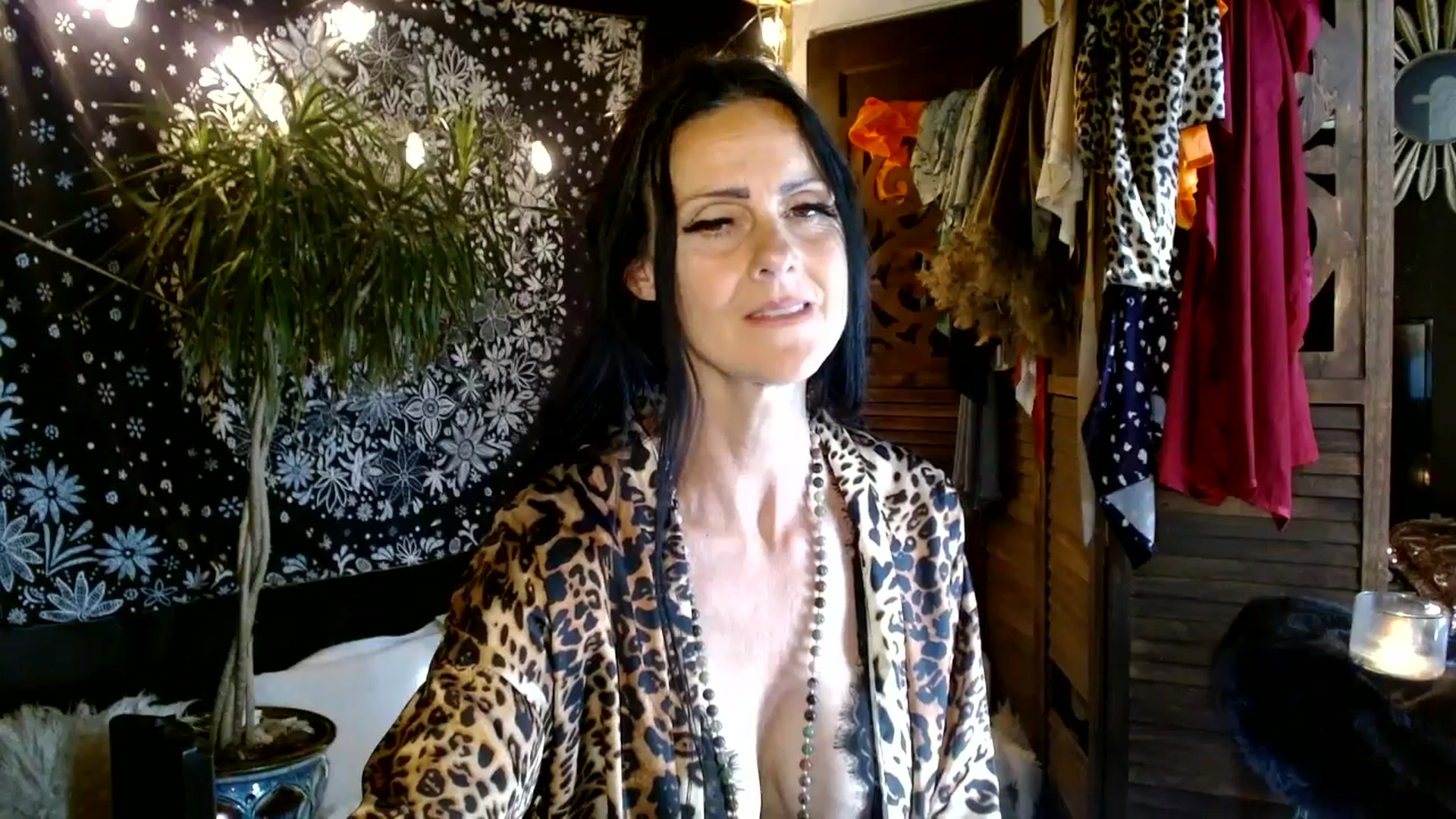 Gallery image thumbnail from MayGray's myfreecams stream on, 05/25/2025, 13:37 image 11 of 20