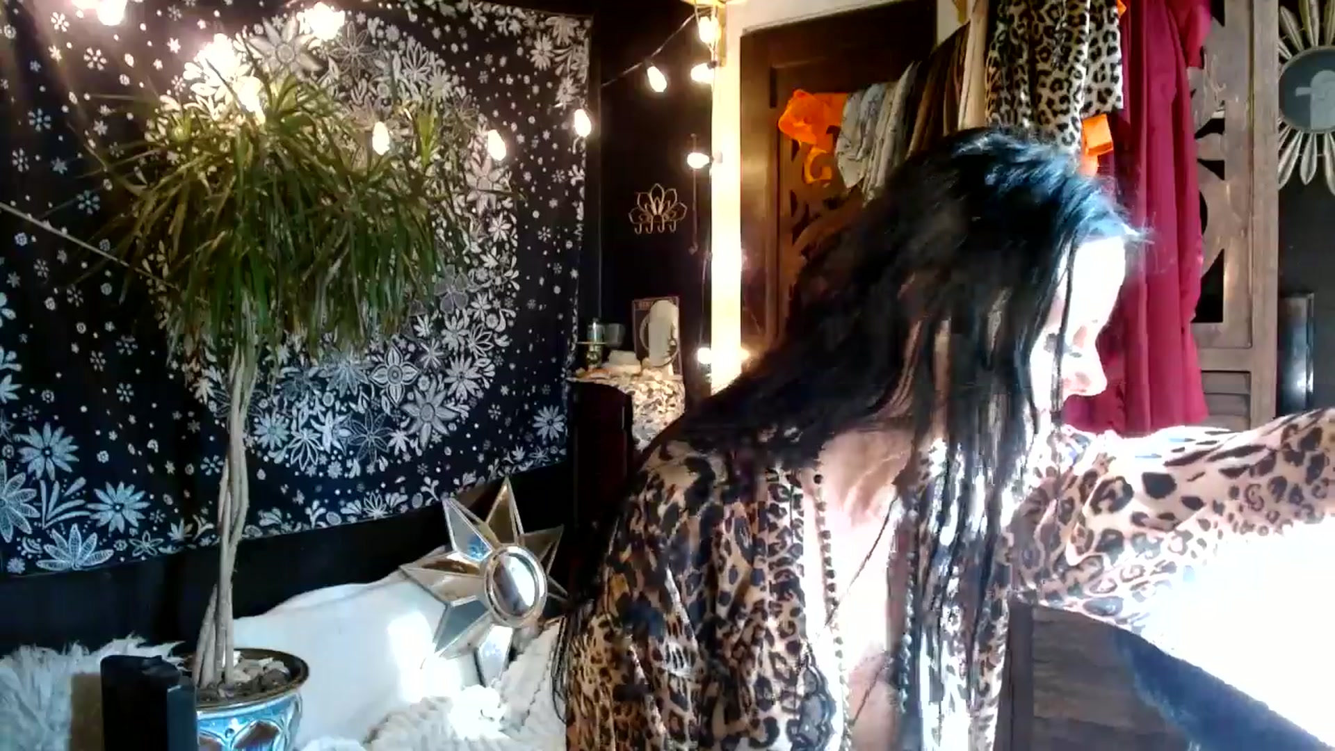 Gallery image thumbnail from MayGray's myfreecams stream on, 05/25/2025, 13:37 image 14 of 20