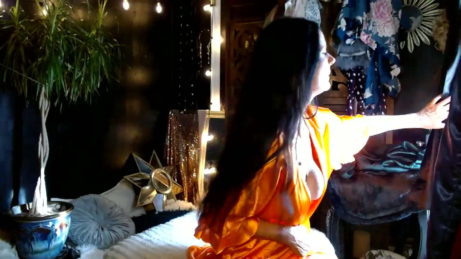 Gallery image thumbnail from MayGray's myfreecams stream on, 07/01/2025, 13:36 image 12 of 20